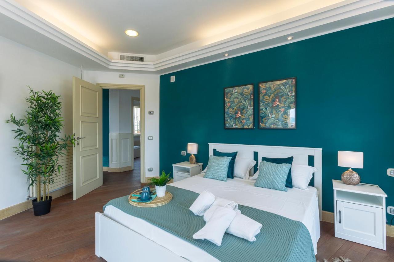 Ostia Holiday Boutique Spa Bagian luar foto