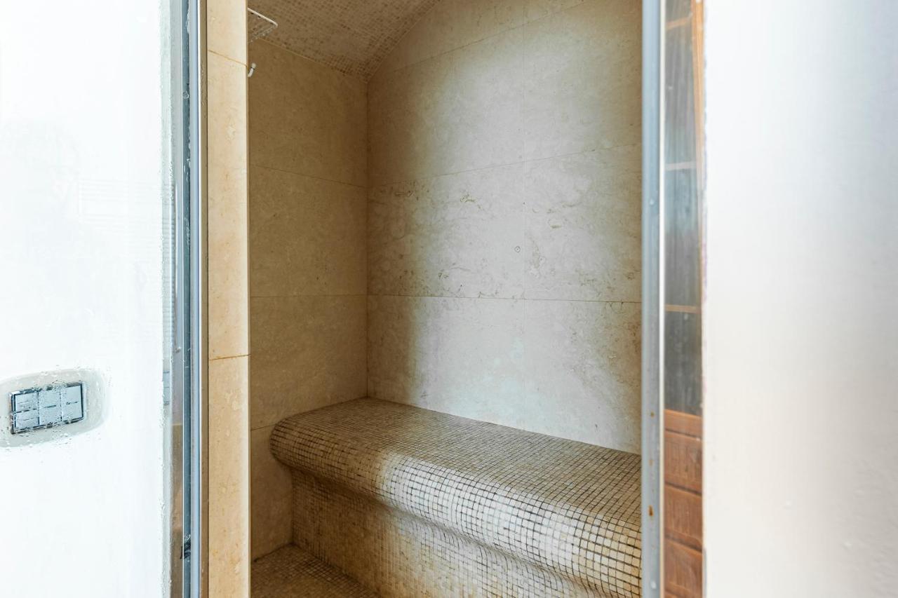Ostia Holiday Boutique Spa Bagian luar foto